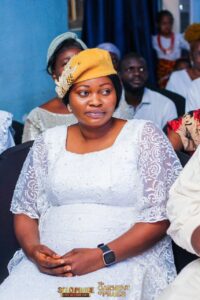 Kemi Aloto -. Gospel singer 8