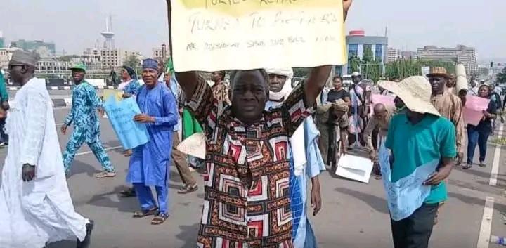 POLICE PENSIONERS PROTEST 1